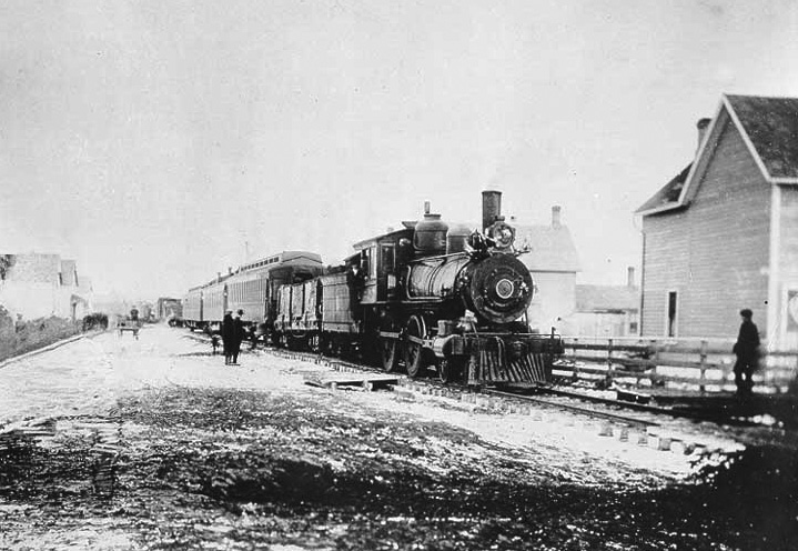 Photo: First passenger train to Edmonton from Winnipeg, Canadian Northern Railway Company, 1905, CSTM/CN002380